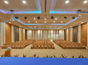 Welcome World Beachfront Resort