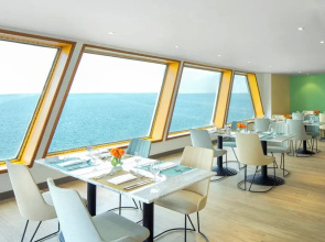 Queen Elizabeth 2 Hotel by Accor