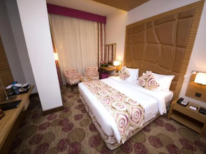 Best Western Plus: Pearl Creek Hotel