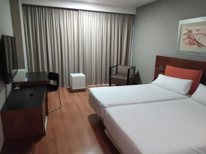 Отель Eurohotel Barcelona Gran Via Fira