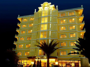 Four Seasons Place
