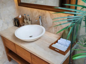 Отель Adiwana Unagi Suites