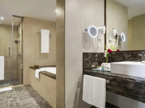 Jumeira Rotana Hotel