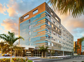 AC Hotel by Marriott Miami Airport West/Doral