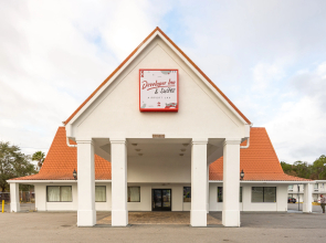Developer Inn & Suites Airport JAX, a Baymont by Wyndham