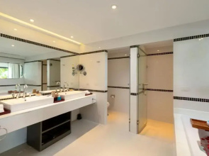 Отель The Boathouse Phuket
