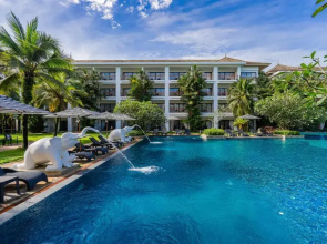 Naithonburi Beach Resort