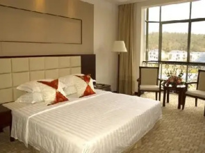 Hualong Hotel