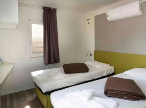 Hu Venezia Camping in Town