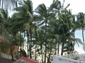 Sunset Cove Beach & Dive Resort