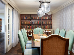 Отель Graduate by Hilton Cambridge