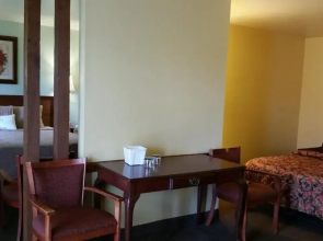 Western Holiday Lodge Three Rivers