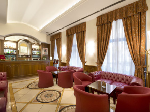 Lancaster Hotel