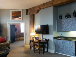 Lancaster Arts Hotel