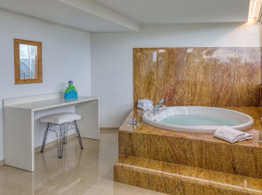 Playavera Hotel - Naturist Friendly