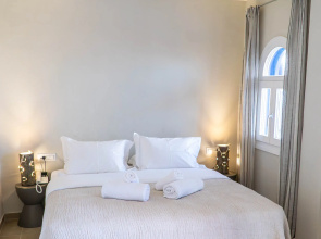 Bios Santorini Vegan - Vegetarian Boutique Hotel 