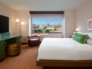 Downright Austin, A Renaissance Hotel