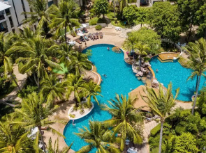 Horizon Karon Beach Resort & Spa