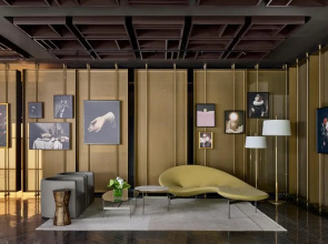 Hotel AKA Alexandria