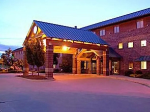 Hawthorn Suites