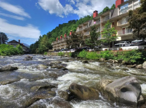 Gatlinburg River Inn