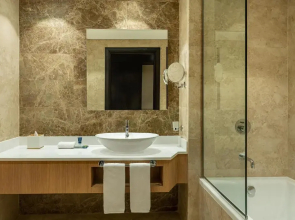 Four Points by Sheraton Production City, Dubai