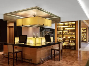 Отель Courtyard by Marriott Shanghai Central
