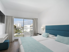 Alua Leo Hotel