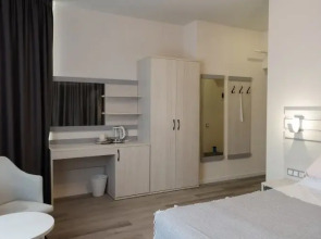 August Inn Guest House