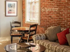 Lancaster Arts Hotel