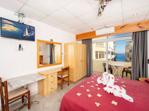 Alborada Aparthotel