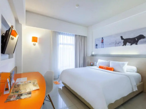 Отель Harris Hotel Seminyak Bali