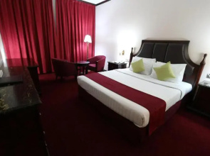 Отель Knight Armour Hotel