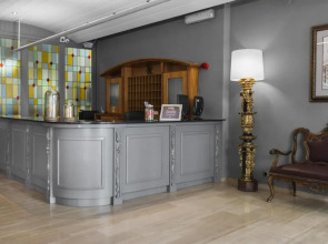 Отель Meson Castilla Atiram 