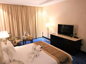 Crystal Plaza Al Majaz Hotel