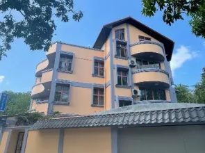Equator Inn Hotel	