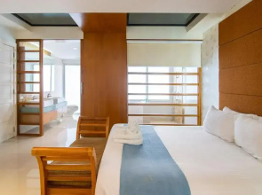 Royal Beach View Suites