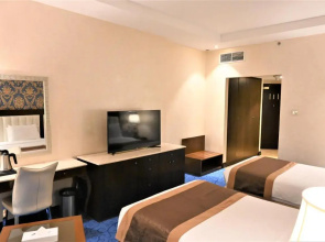 Crystal Plaza Al Majaz Hotel