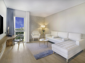 Radisson Blu Hotel & Resort, Abu Dhabi Corniche