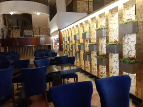 Al Bustan Hotel