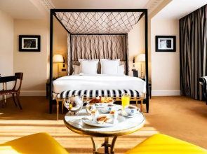 Hôtel de Berri Champs-Élysées, a Luxury Collection Hotel