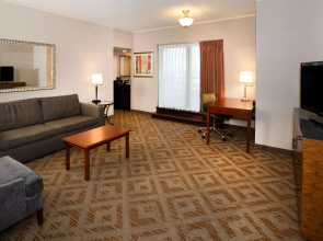 DoubleTree Suites by Hilton Hotel Philadelphia West