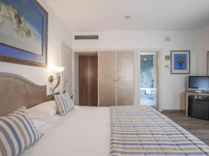 Amadeus Hotel