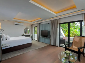 Отель The Boathouse Phuket