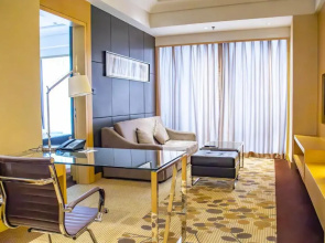 Отель Courtyard by Marriott Shanghai Central