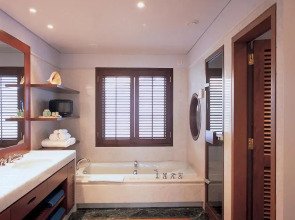 Grand Resort Lagonissi