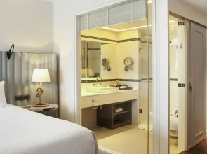 Отель The Boathouse Phuket