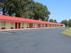 Landsford Inn
