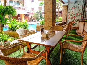 Aiyaree Place Hotel