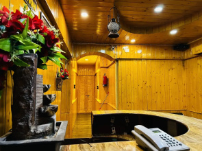 Pine View Hotel